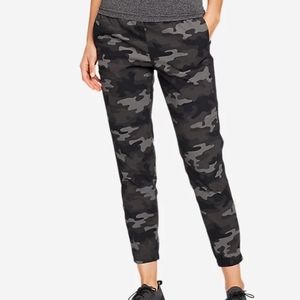 Eddie Bauer First Ascent Guide Pants/Joggers in Chrome Camo